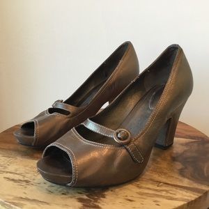 Clarks Artisan Shiny Bronze Heel